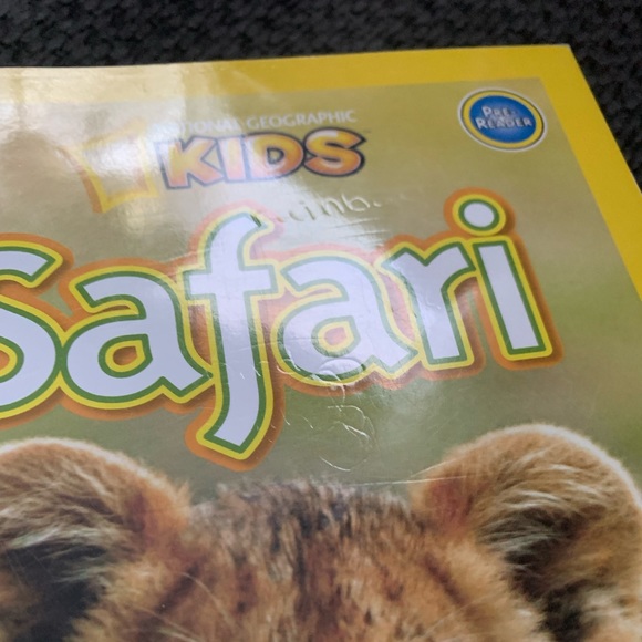 National Geographic Kids Safari Animals Book Set and mini plushies - Picture 6 of 12